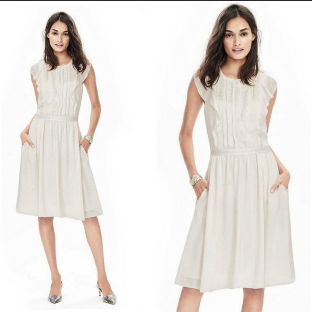 HOST PICK ❤️❤️❤️❤️❤️NWT BAnana Republic ruffle dress size 4